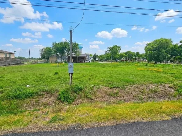 2375 Avenue D, San Leon, TX 77539