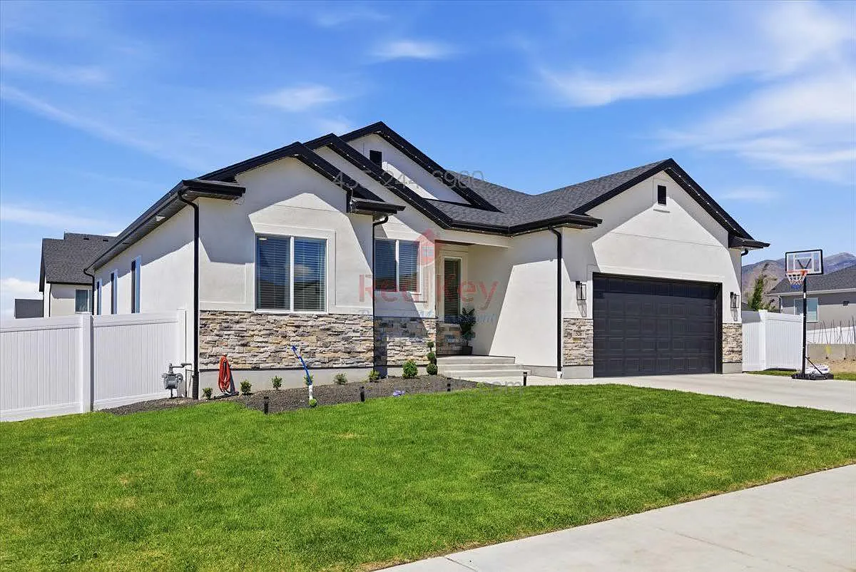Photo 2 of 37 - 526 W 1860 N - Tooele, UT 526 W 1860 N, Tooele, UT_05062026 - 526 W 1860 N