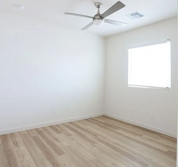 1530 W Sierra Vista Dr — Photo 14