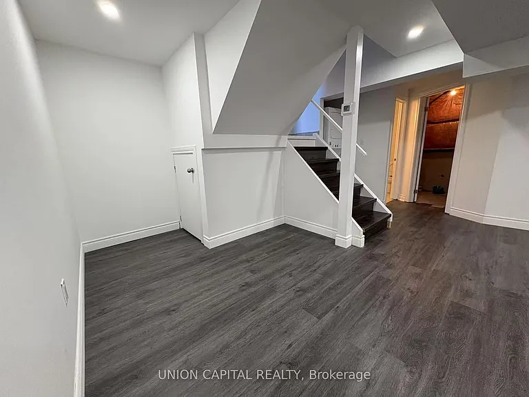 21 Natanya Blvd #BASEMENT — Photo 6