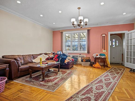 4th image of 1801 Avenue W