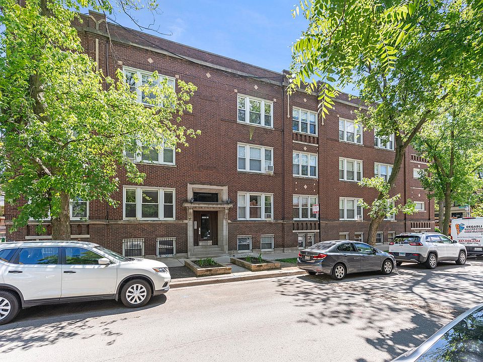 1st image of 3505 N Lakewood Ave #1