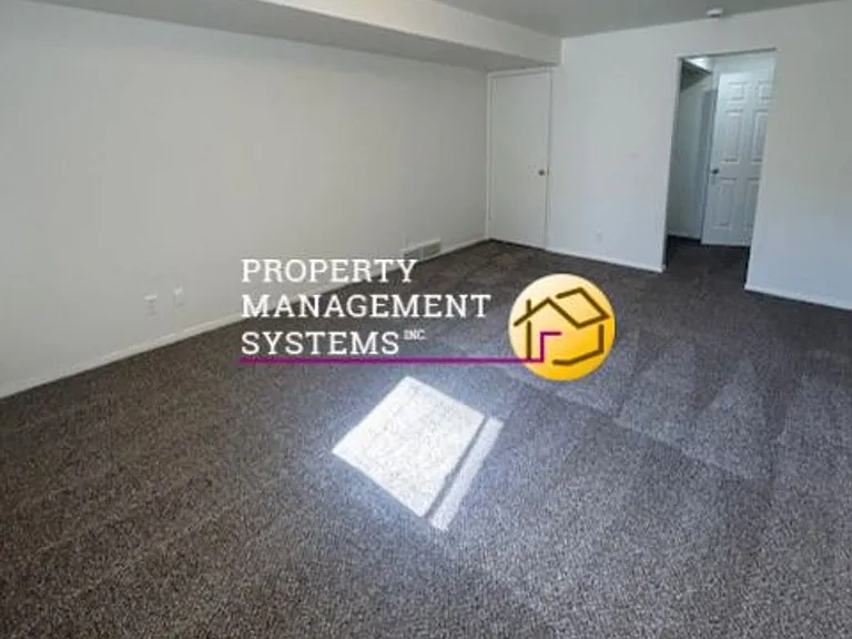 2408 S Elizabeth St #1 — Photo 8