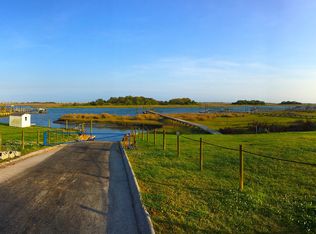 1040 Kings Landing Rd, Hampstead, NC 28443