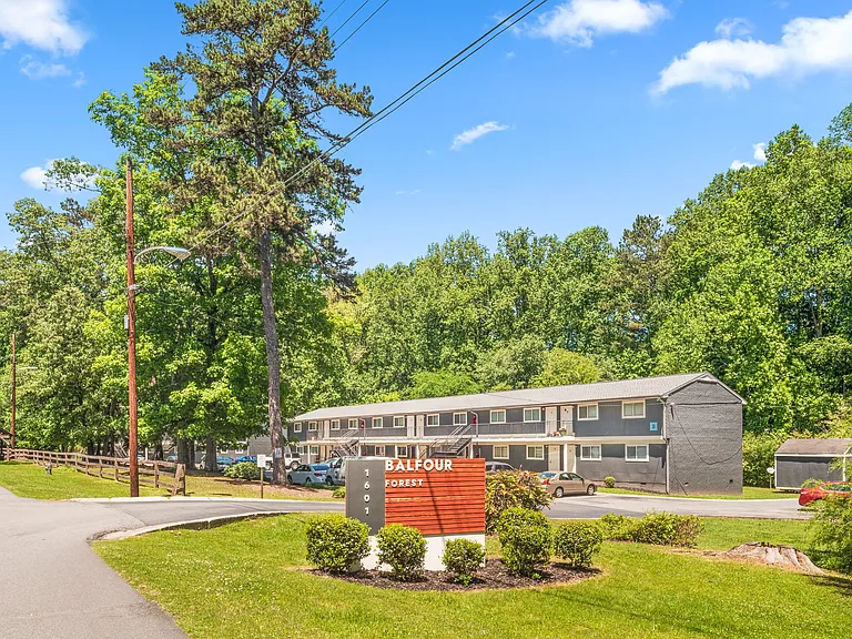 Balfour Forest Apartments — Photo 17