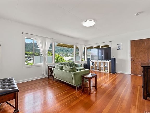 3rd image of 2811 Henry St