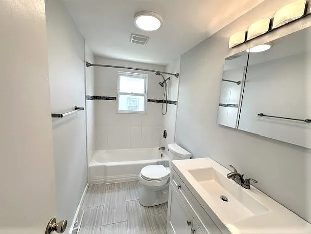 17 King St #2 — Photo 13