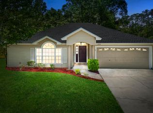 818 Long Lake Dr, Jacksonville, FL 32225