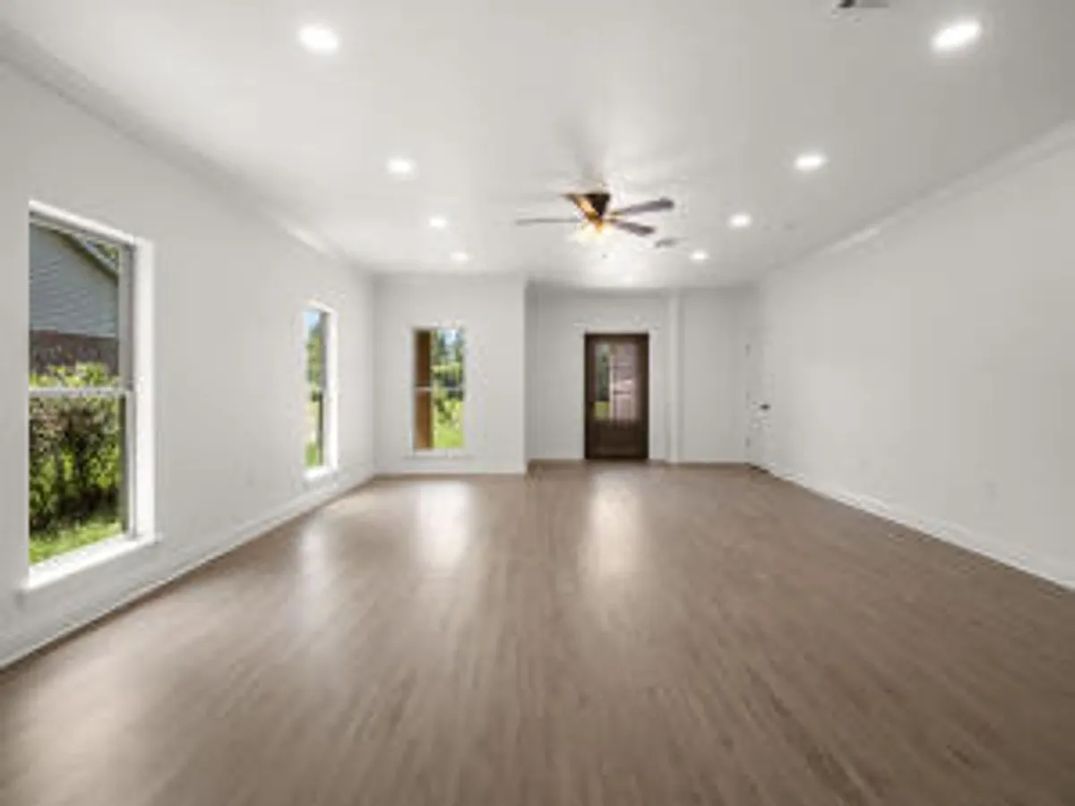 Building Photo - 1281 Miller St