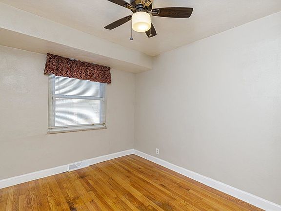 4th image of 4727 N Hills Ln
