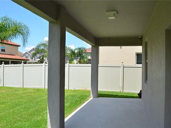 3rd image of 14767 Fells Ln