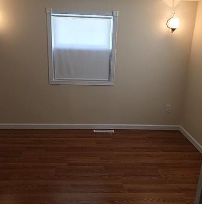 4th image of 252 Newbury St Trlr 20