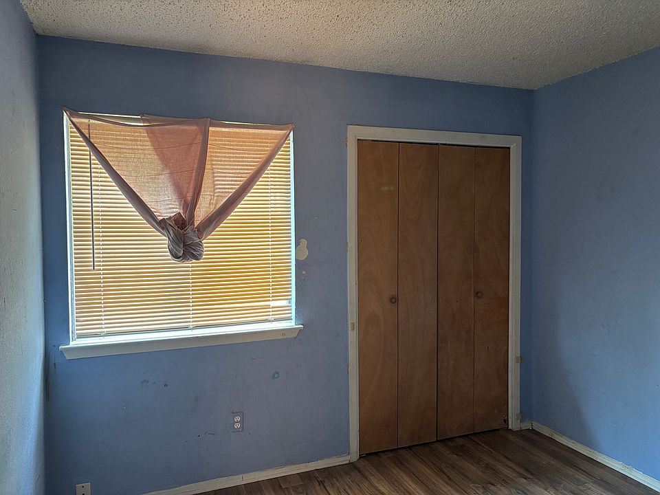 Bedroom Closet 1