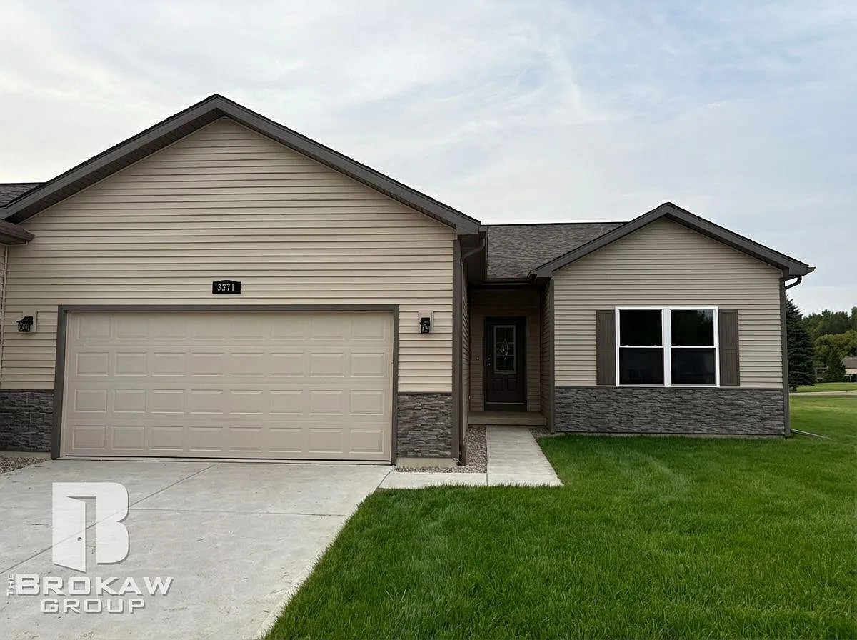 3371 Meadowridge Ct #107 photo 1