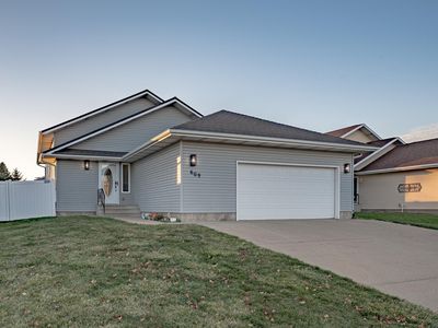 609 Lakeview Dr, Mccook Lake, SD, 57049