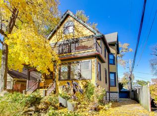 916 Pleasant St #1, Oak Park, IL 60302