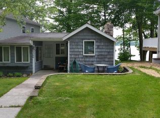 55366 Indian Lake Rd, Dowagiac, MI 49047