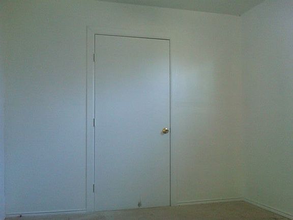 5th image of 4809 Nell St