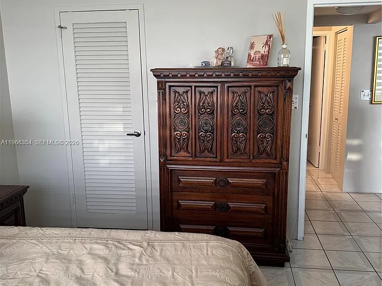 2899 Collins Ave #936 — Photo 32