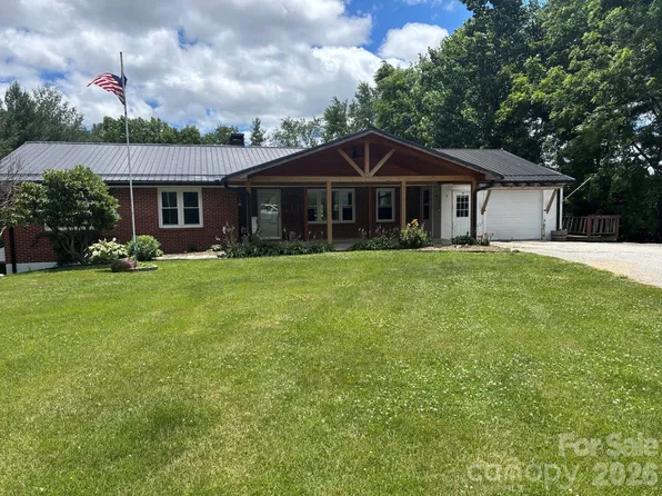 86 Jack Sullins Rd, Spruce Pine, NC 28777