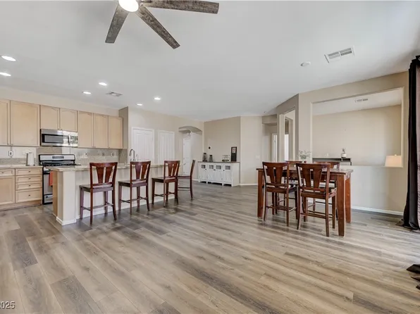 9218 Avon Park Ave, Las Vegas, NV 89149
