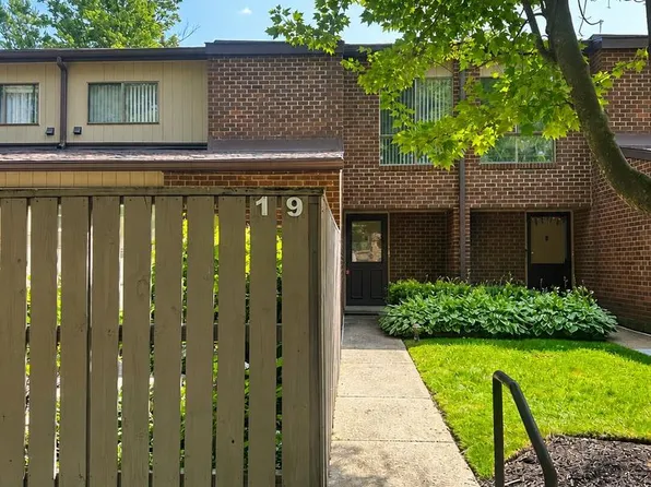 19 Saddle Ct #B, Baltimore, MD 21208