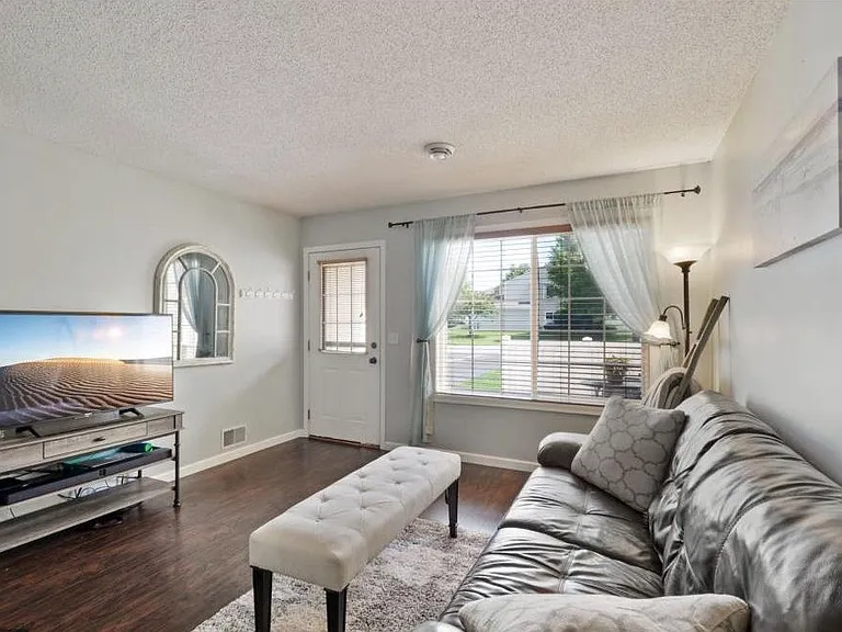 7071 Quarry Ave NE — Photo 2
