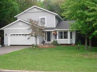 112 Veda St, Marquette, MI 49855