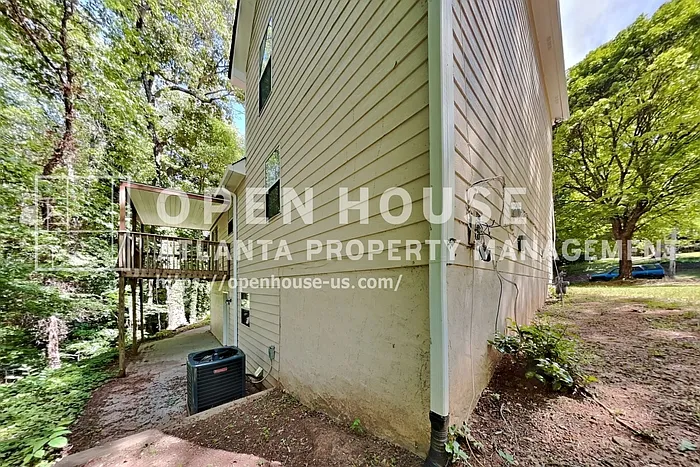 620 Gregory Manor Dr SW — Photo 18