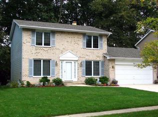 331 S Hickory Ave, Bartlett, IL 60103