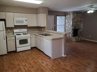 801 Bracewood Cir APT B, San Marcos, TX 78666