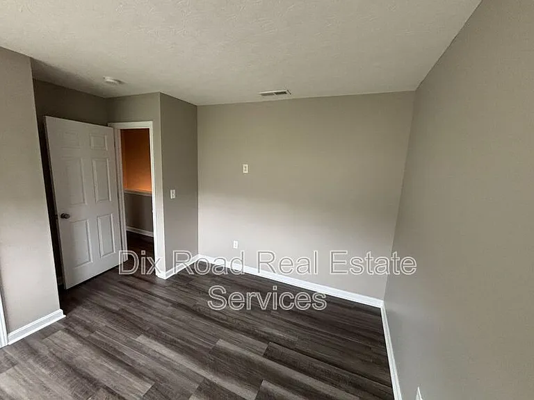 424 W Kemper Rd — Photo 22