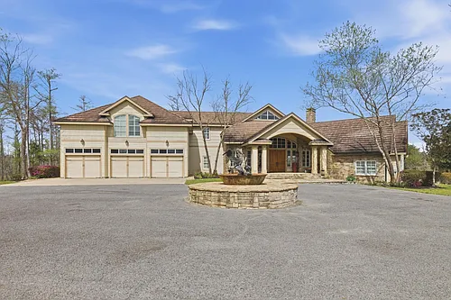 1046 Hollis Rd Photo 1