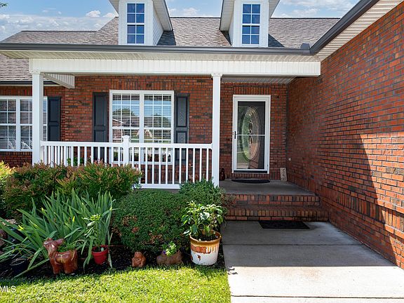 4th image of 724 Kiefer Ln