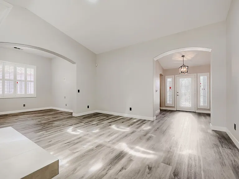 4407 Golden Palomino Ln — Photo 8
