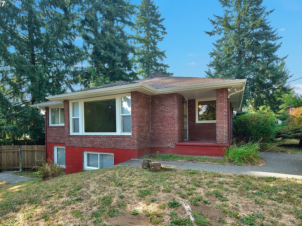 1st image of 3901 NE 65th St