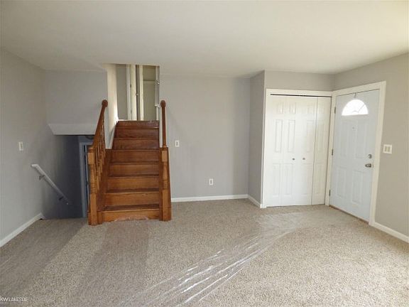 4th image of 24755 Orchid St