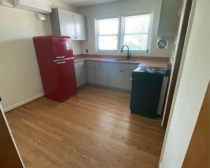5204 Leeds Ave #5 — Photo 3