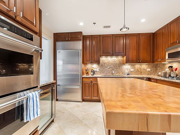 4th image of 25 E Superior St APT 3102
