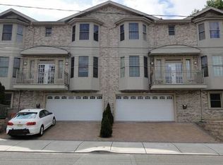 221 Edgewater Rd #A, Cliffside Park, NJ 07010