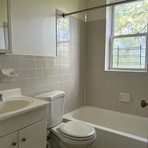 54 Saratoga Ave — Photo 5