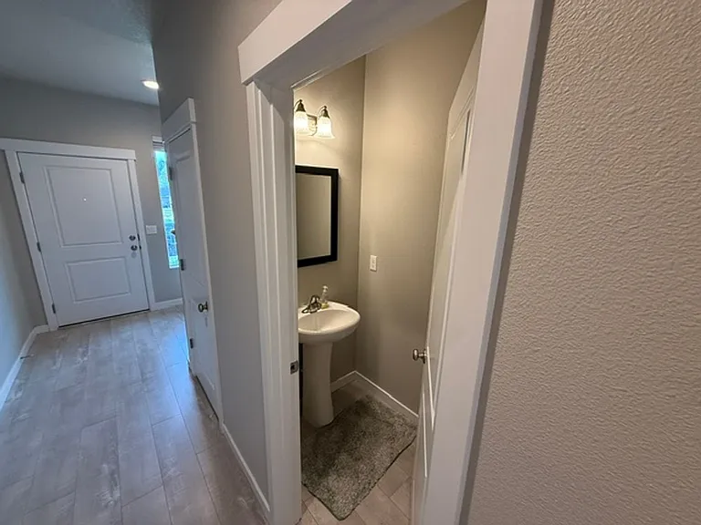 5745 NW Torchcrest Pl — Photo 4