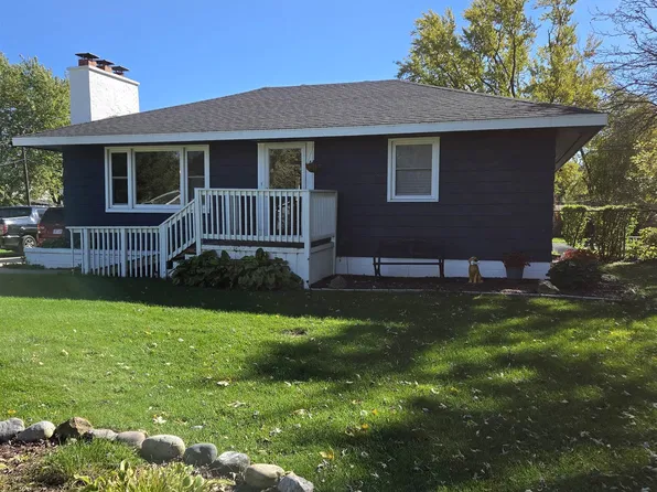 2020 E Bradley St, Beloit, WI 53511