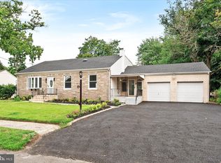 583 Edinburg Rd, Trenton, NJ 08619