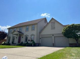 20279 Gary Ln, Livonia, MI 48152