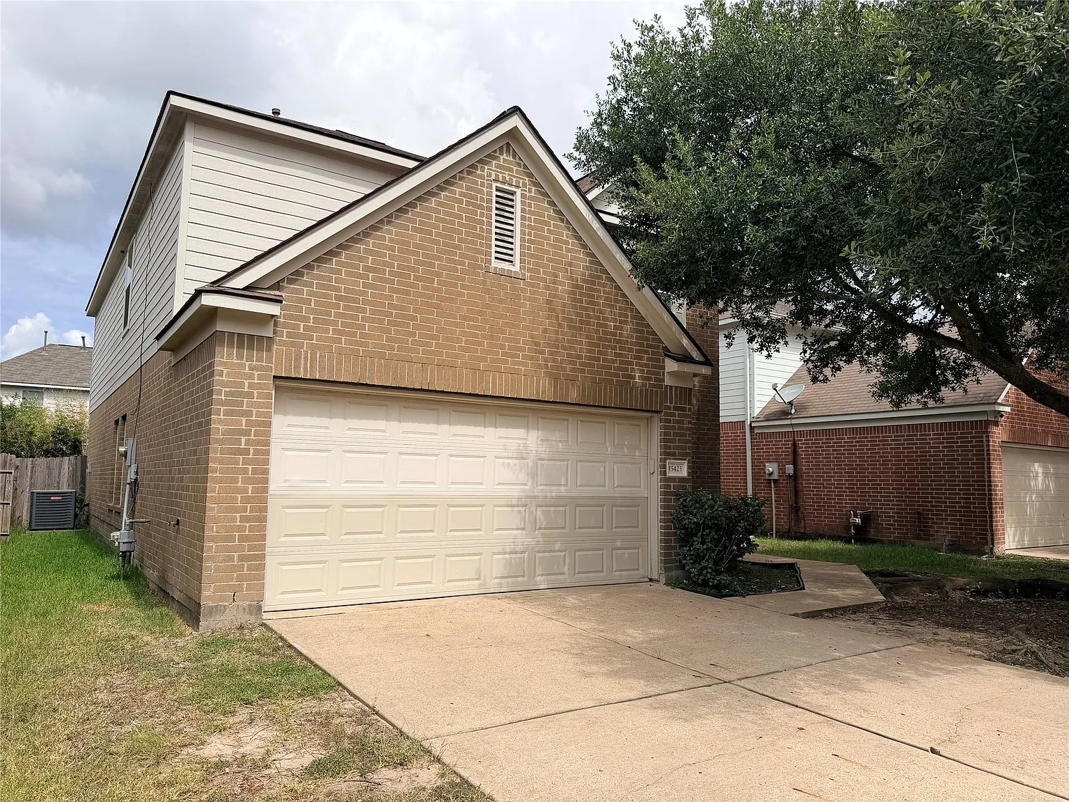 5 bed, 2.5 bath, 2695 sqft, $2,295 — Photo 3