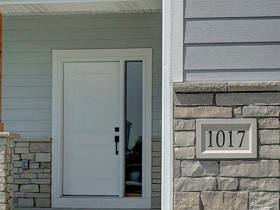 4th image of 1017 Asher Ave