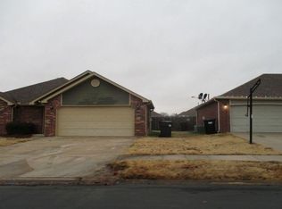 1129 S Marina Dr, Oologah, OK 74053