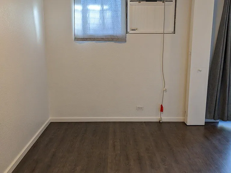 1533 Nehoa St #8 — Photo 4