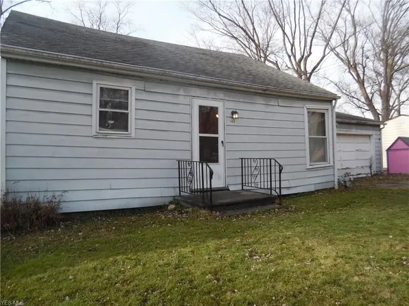 1466 3rd St, Lakemore, OH 44250